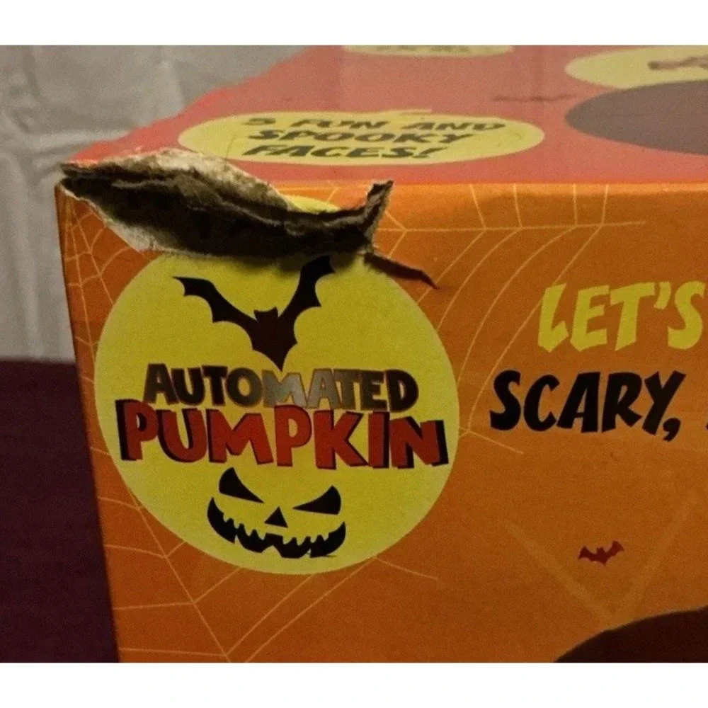Animated Pumpkin‎ Music With 5 Fun And Spooky Faces Built-in Speakers LEDs NIB
